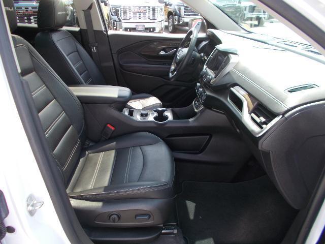 Photo of 2022 White Frost Tricoat GMC Terrain