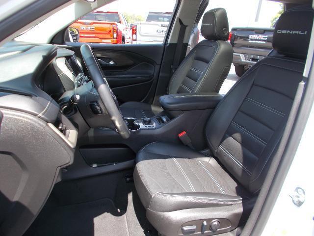 Photo of 2022 White Frost Tricoat GMC Terrain