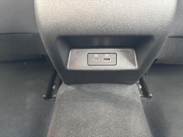 Photo of 2023 Super Black Clearcoat Nissan Altima