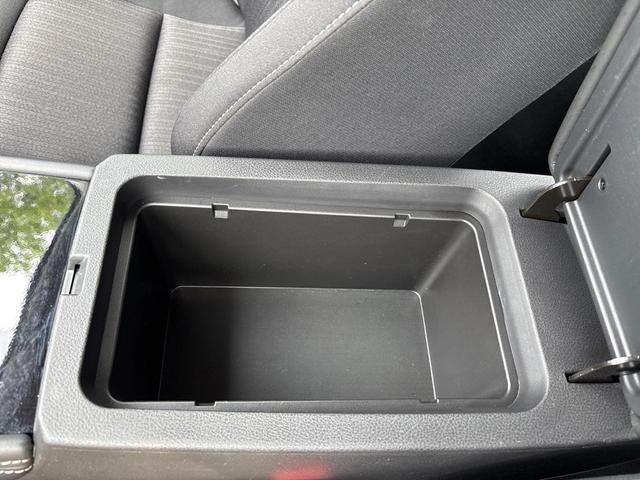 Photo of 2023 Super Black Clearcoat Nissan Altima