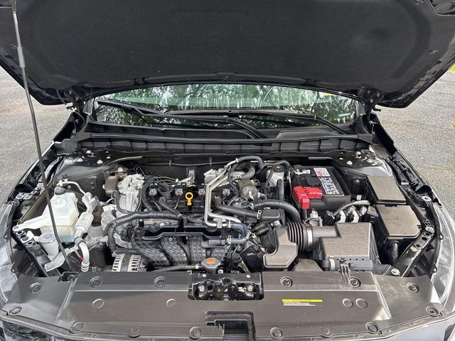 Photo of 2023 Super Black Clearcoat Nissan Altima
