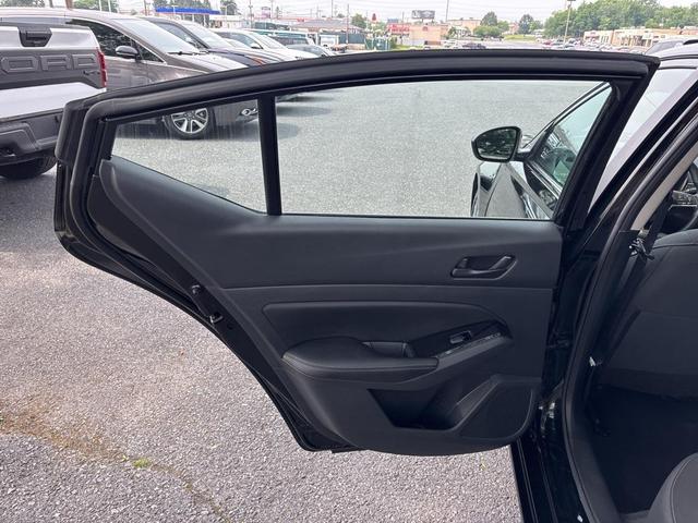 Photo of 2023 Super Black Clearcoat Nissan Altima