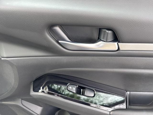 Photo of 2023 Super Black Clearcoat Nissan Altima