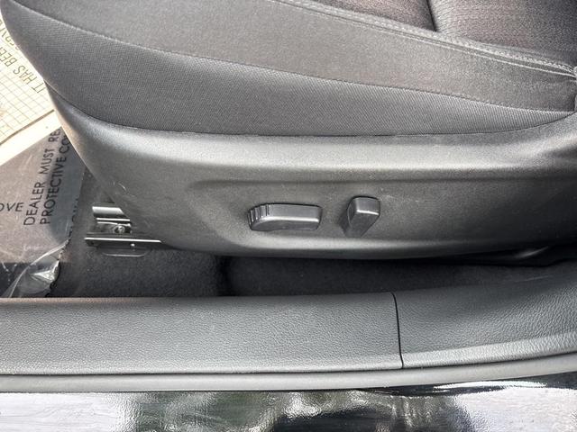 Photo of 2023 Super Black Clearcoat Nissan Altima