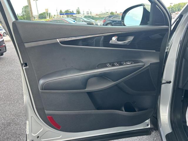 Photo of 2020 Sparkling Silver Kia Sorento