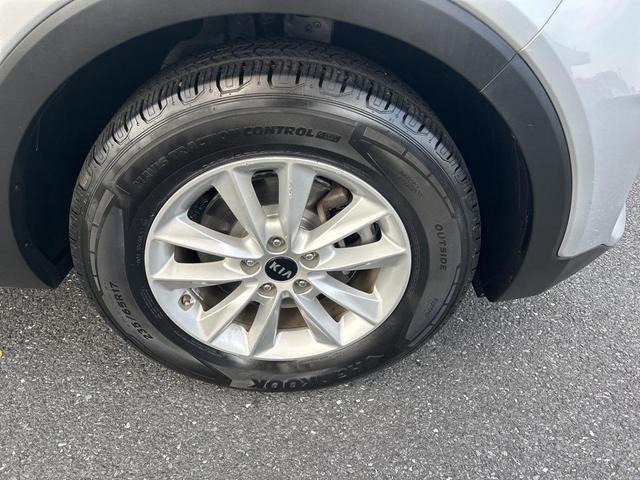 Photo of 2020 Sparkling Silver Kia Sorento
