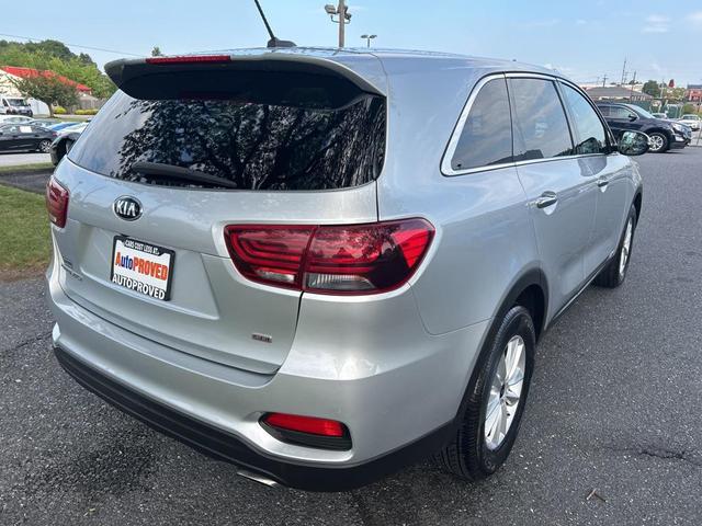 Photo of 2020 Sparkling Silver Kia Sorento