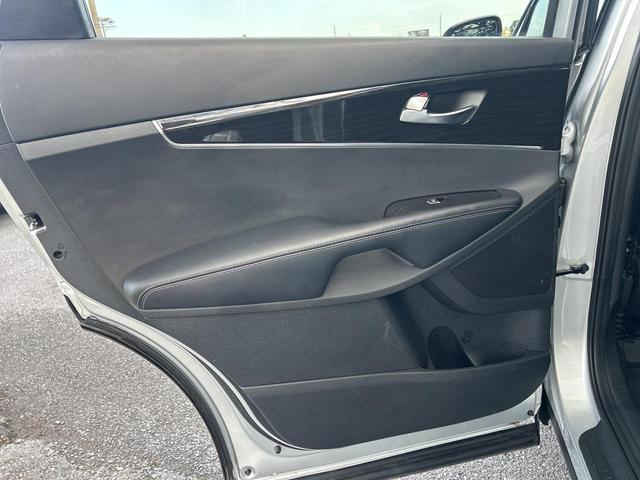 Photo of 2020 Sparkling Silver Kia Sorento