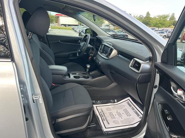 Photo of 2020 Sparkling Silver Kia Sorento