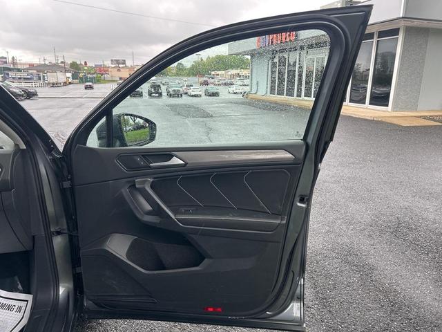 Photo of 2022 Platinum Gray Metallic Volkswagen Tiguan