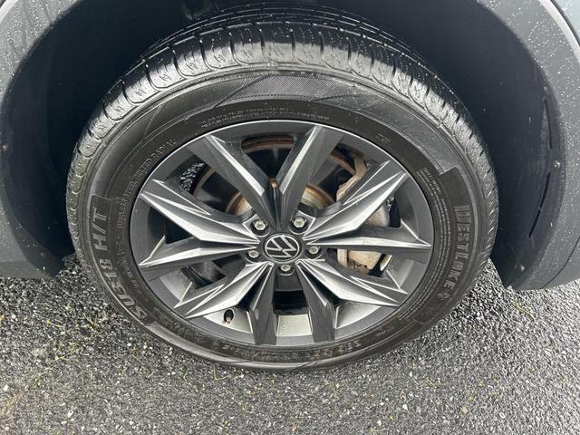 Photo of 2022 Platinum Gray Metallic Volkswagen Tiguan