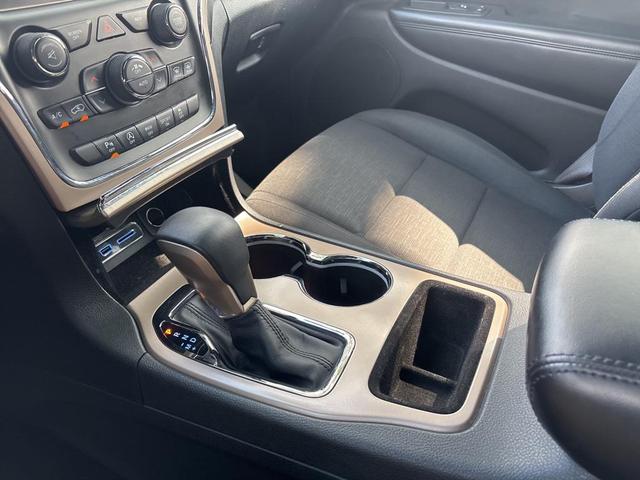 Photo of 2017 Granite Crystal Metallic Clearcoat Jeep Grand Cherokee