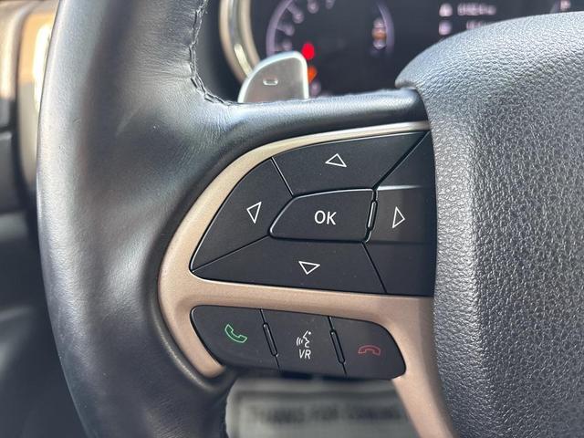 Photo of 2017 Granite Crystal Metallic Clearcoat Jeep Grand Cherokee