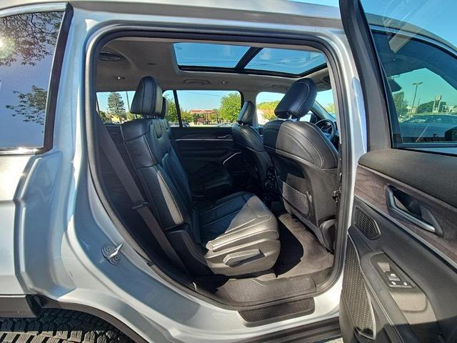 Photo of 2021 Silver Zynith Jeep Grand Cherokee L