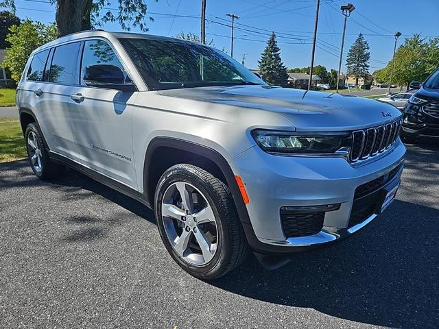 Photo of 2021 Silver Zynith Jeep Grand Cherokee L