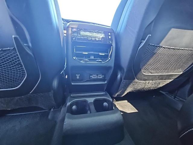 Photo of 2021 Silver Zynith Jeep Grand Cherokee L
