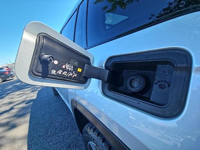 Photo of 2021 Silver Zynith Jeep Grand Cherokee L