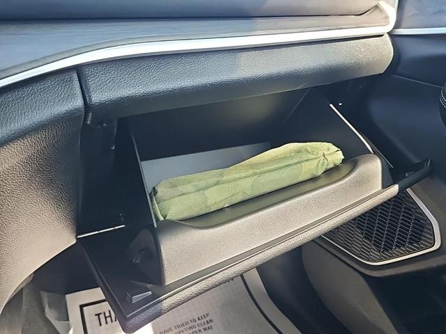 Photo of 2021 Silver Zynith Jeep Grand Cherokee L