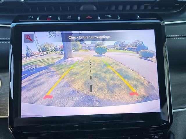 Photo of 2021 Silver Zynith Jeep Grand Cherokee L