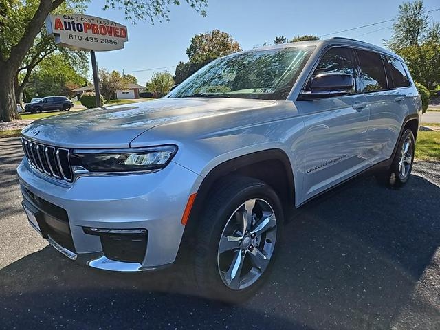 Photo of 2021 Silver Zynith Jeep Grand Cherokee L