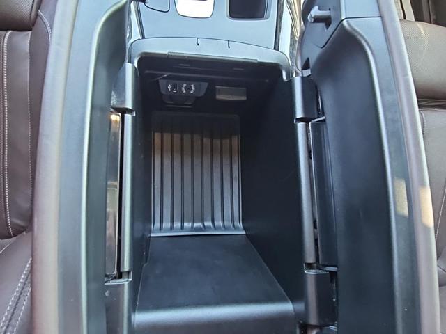 Photo of 2018 Carbon Black Metallic BMW X5