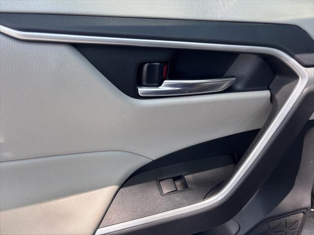Photo of 2021 Midnight Black Metallic Toyota RAV4 Hybrid