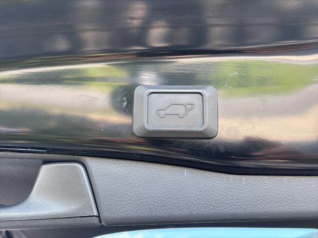 Photo of 2021 Midnight Black Metallic Toyota RAV4 Hybrid