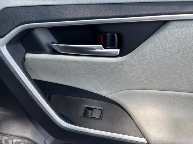 Photo of 2021 Midnight Black Metallic Toyota RAV4 Hybrid