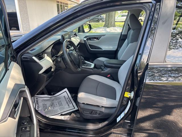 Photo of 2021 Midnight Black Metallic Toyota RAV4 Hybrid