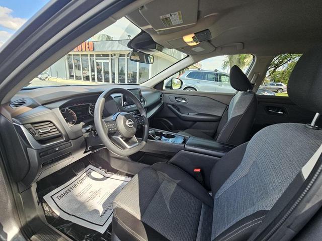 Photo of 2023 Gun Metallic Nissan Rogue