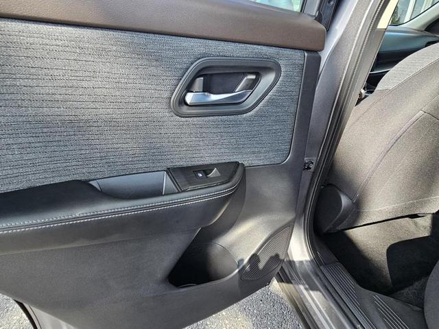 Photo of 2023 Gun Metallic Nissan Rogue