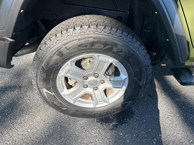 Photo of 2021 Sarge Green Clearcoat Jeep Wrangler Unlimited
