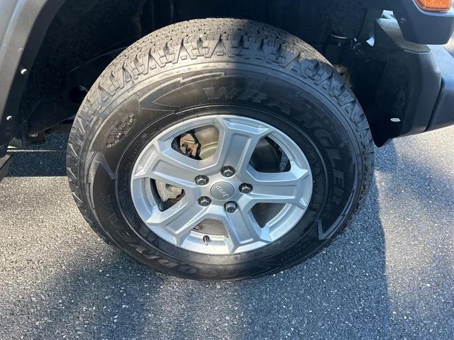 Photo of 2021 Sarge Green Clearcoat Jeep Wrangler Unlimited