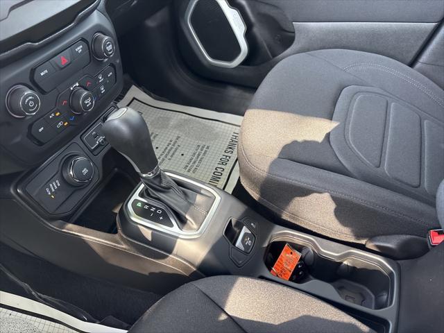 Photo of 2020 Slate Blue Pearlcoat Jeep Renegade