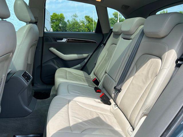 Photo of 2010 Meteor Gray Pearl Audi Q5