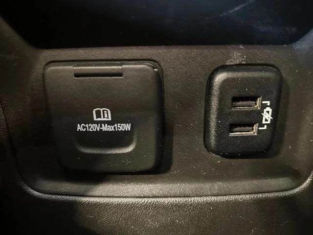Photo of 2017 White Frost Tricoat GMC Acadia