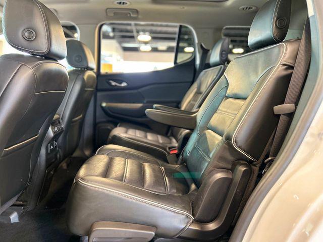 Photo of 2017 White Frost Tricoat GMC Acadia