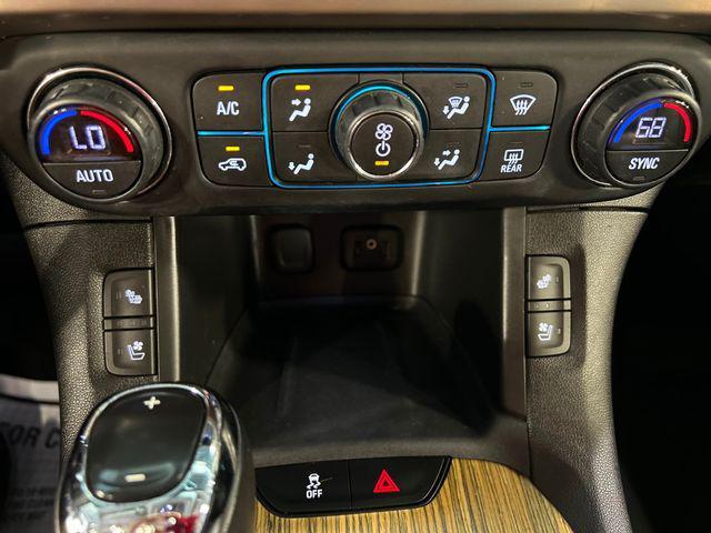 Photo of 2017 White Frost Tricoat GMC Acadia