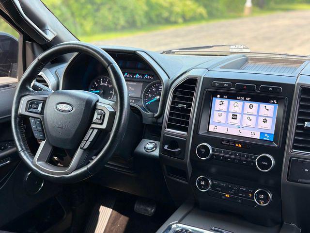 Photo of 2019 Agate Black Metallic Ford Expedition Max