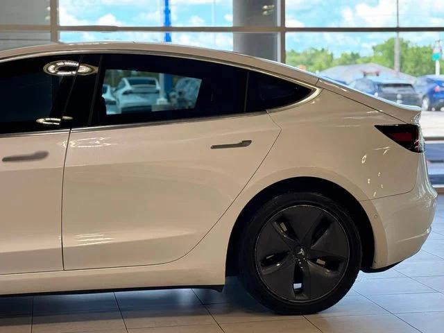 Photo of 2019 Pearl White Multi-Coat Tesla Model 3