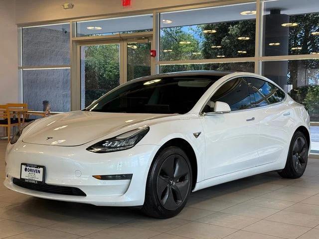 Photo of 2019 Pearl White Multi-Coat Tesla Model 3