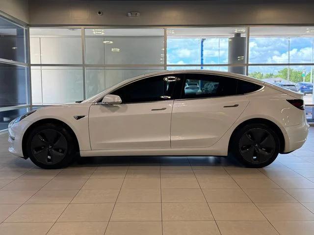 Photo of 2019 Pearl White Multi-Coat Tesla Model 3