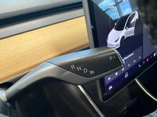 Photo of 2019 Pearl White Multi-Coat Tesla Model 3