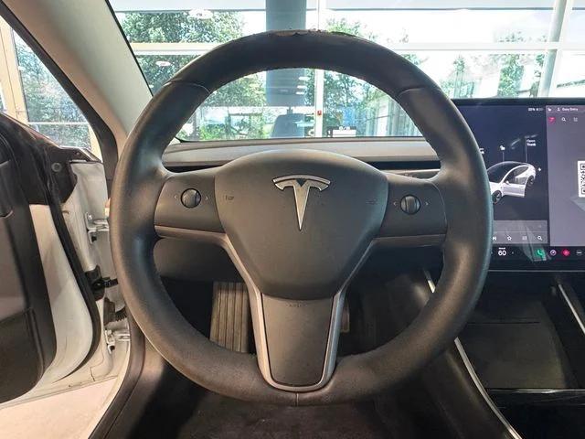 Photo of 2019 Pearl White Multi-Coat Tesla Model 3