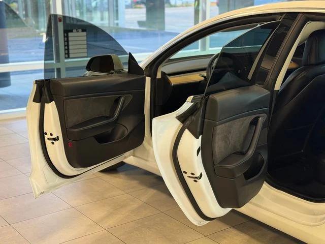 Photo of 2019 Pearl White Multi-Coat Tesla Model 3