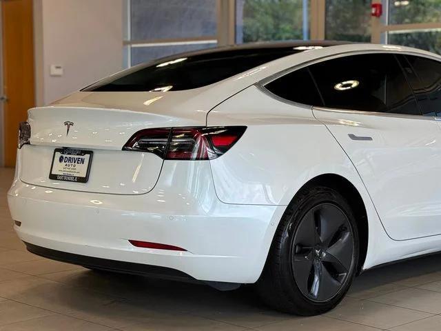 Photo of 2019 Pearl White Multi-Coat Tesla Model 3