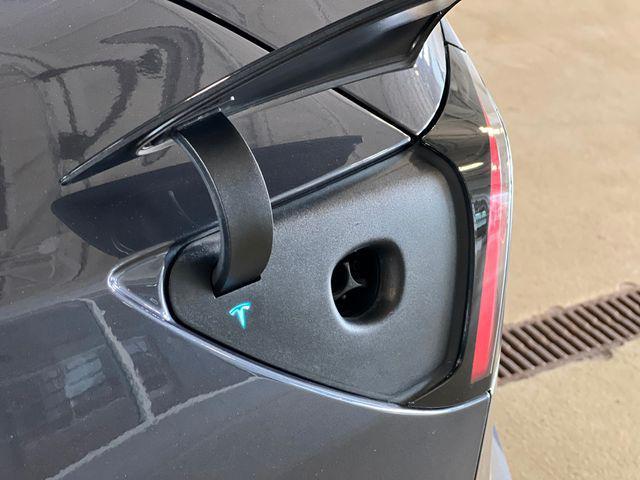 Photo of 2019 Midnight Silver Metallic Tesla Model 3