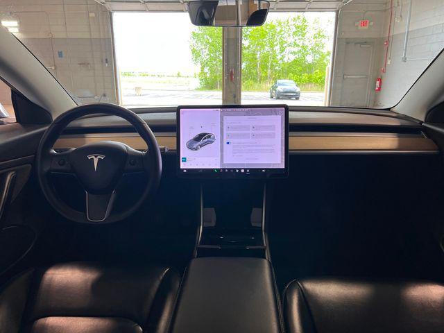 Photo of 2019 Midnight Silver Metallic Tesla Model 3
