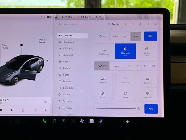 Photo of 2019 Midnight Silver Metallic Tesla Model 3