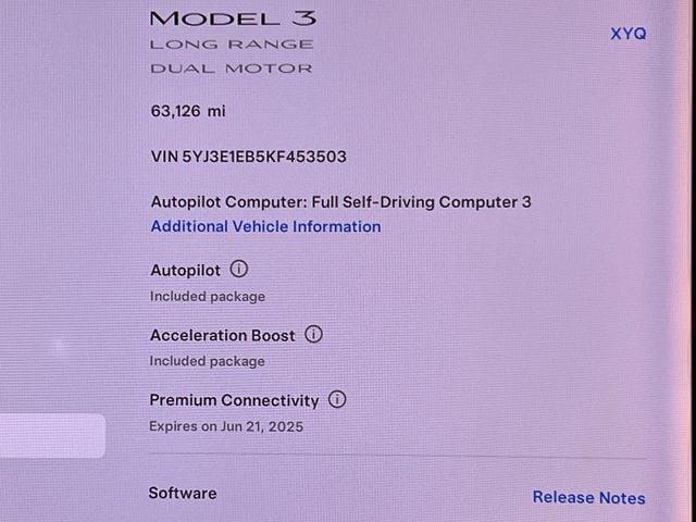Photo of 2019 Midnight Silver Metallic Tesla Model 3